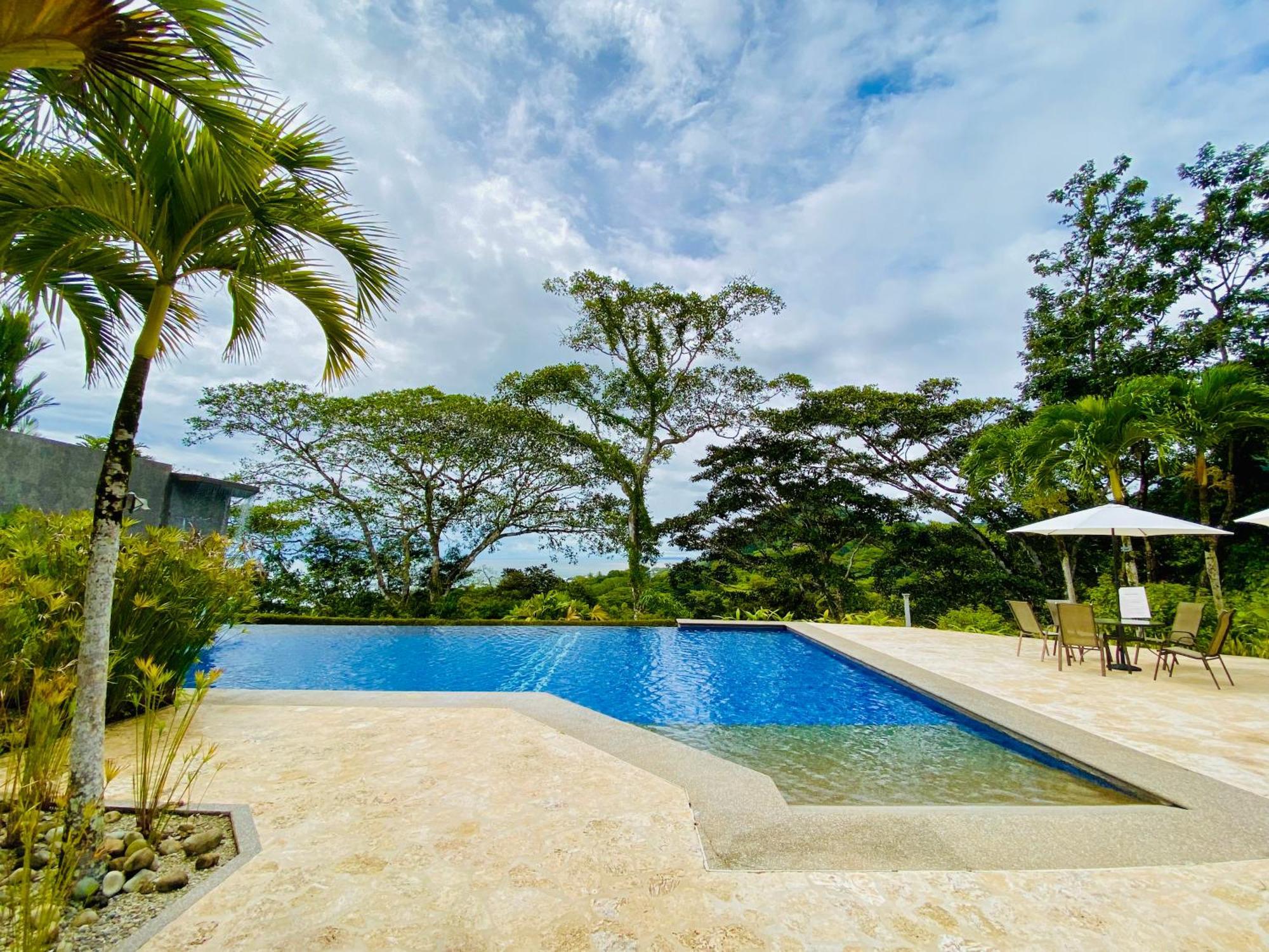 Pacific Edge Eco Lodge Dominical Room photo